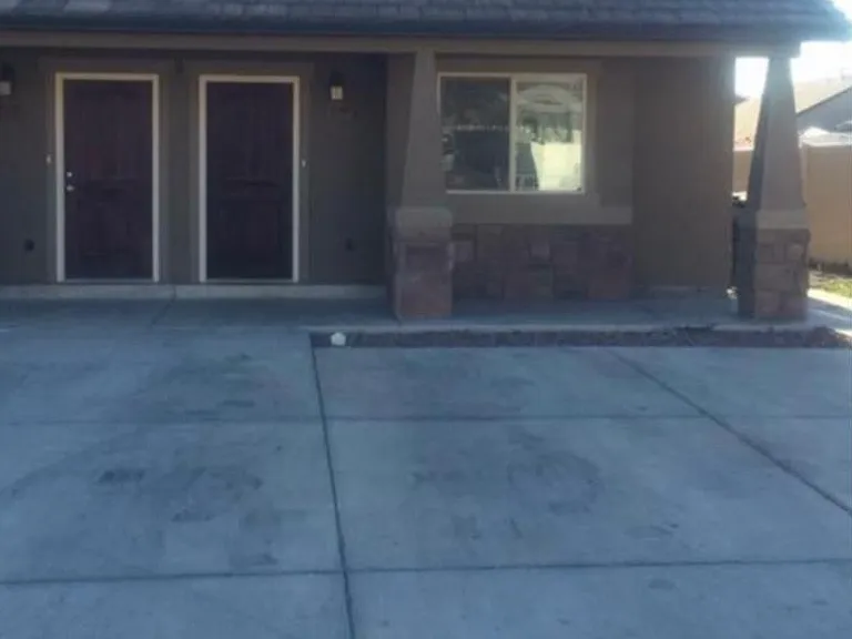 668 N 200 W — Photo 2