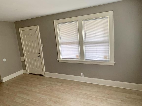 3rd image of 1749 Lawn Ave
