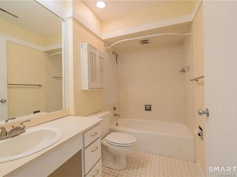 140 Woodvale Dr #E — Photo 24