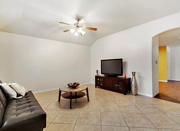 3rd image of 5024 Irvine Ln