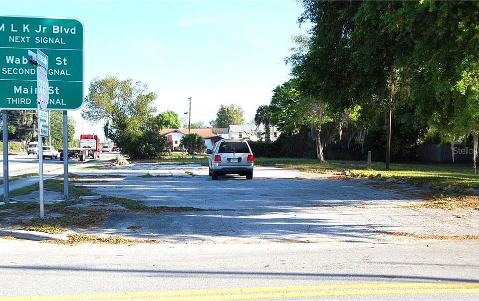 2nd image of 930 Us Highway 17 S