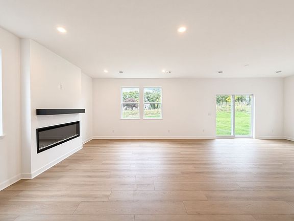 5th image of 22362 Isla Way