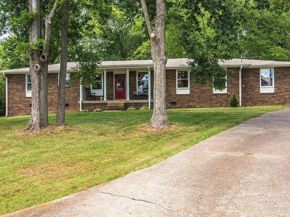 1st image of 225 Riverwood Dr