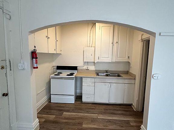 5th image of 715 15th St APT 6
