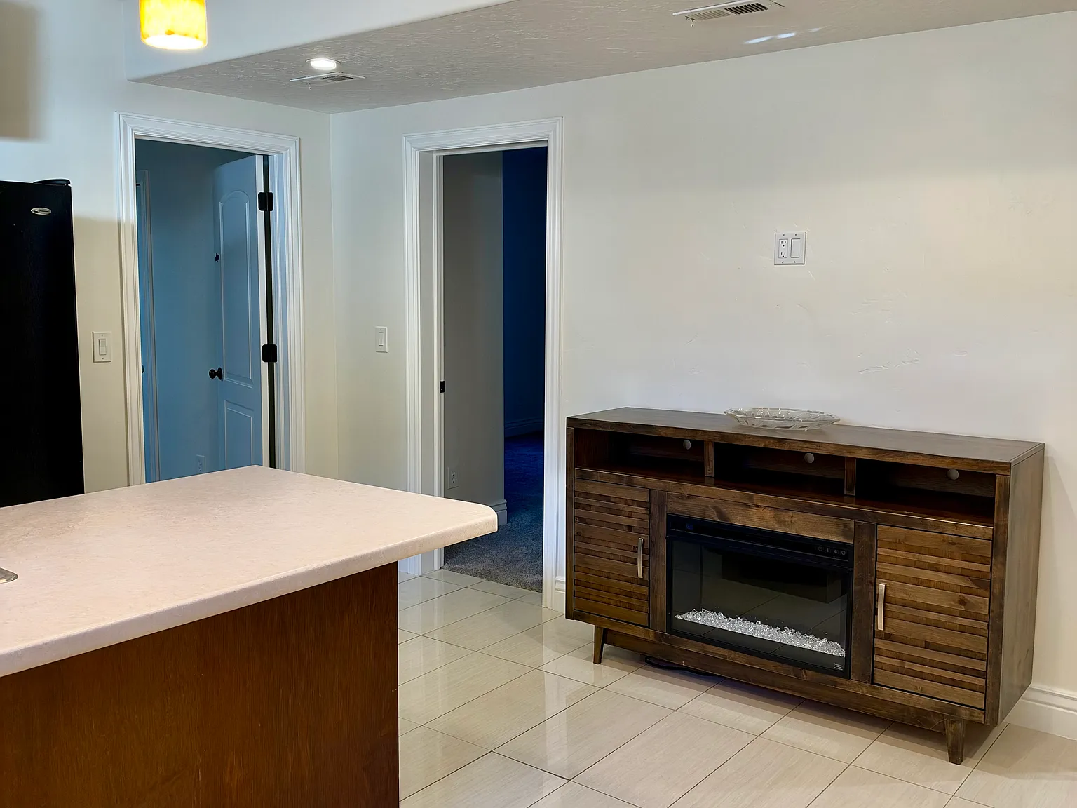 3 bed, 1300 sqft, $770 — Photo 2