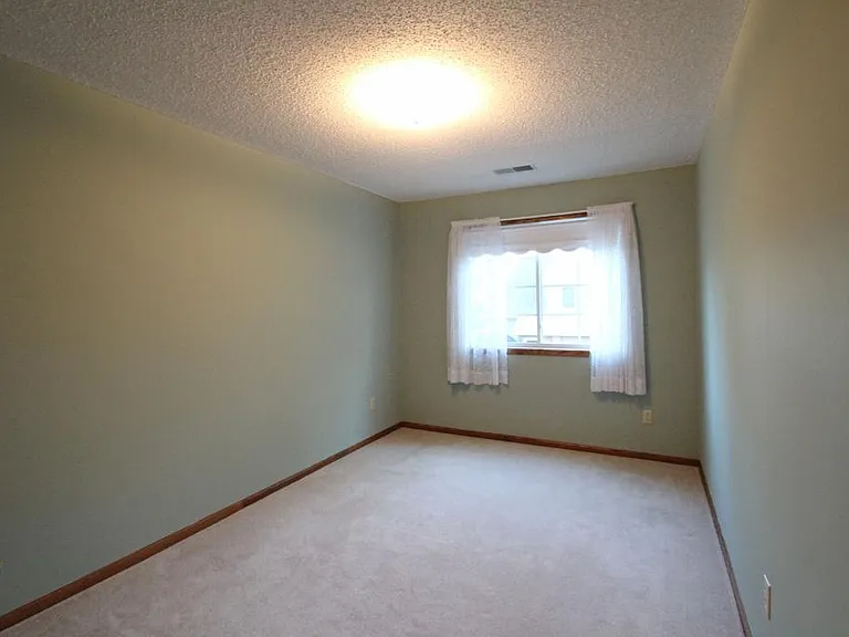 207 Primrose Ct — Photo 17