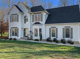 6807 Danbers Ct, Oak Ridge, NC 27310