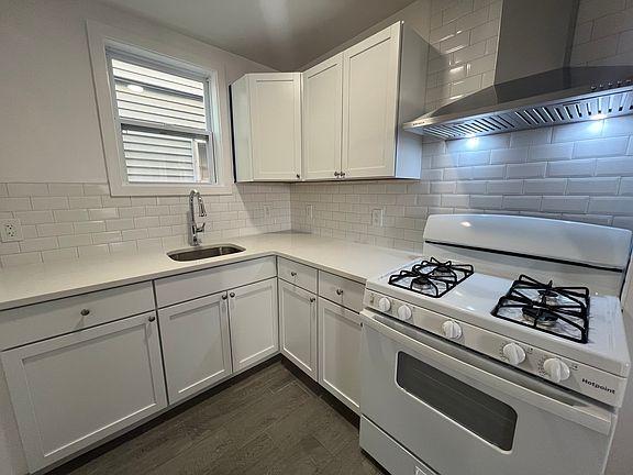 5th image of 75 Cottage St #2