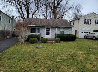 304 Hunt Dr, Fayetteville, NY