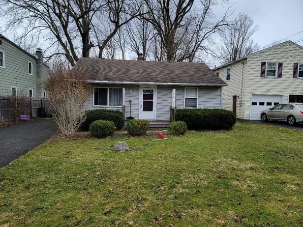 304 Hunt Dr, Fayetteville, NY 13066