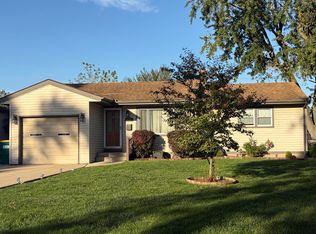 8122 Kooy Dr, Munster, IN 46321