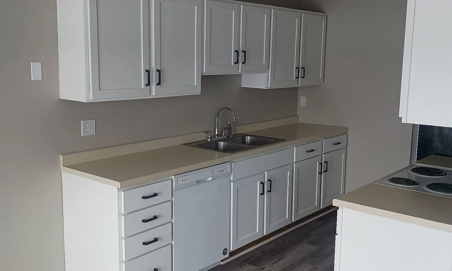 2 bed, 1100 sqft, $1,100 — Photo 2