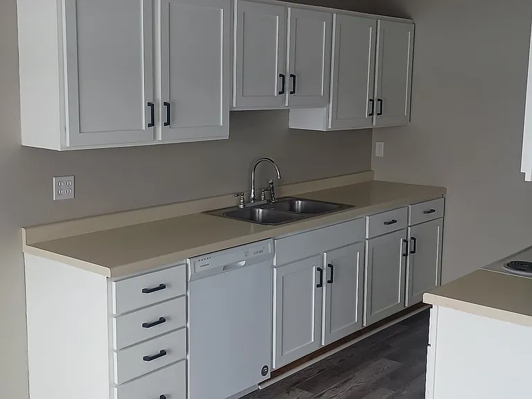 700 Detroit Ave — Photo 2