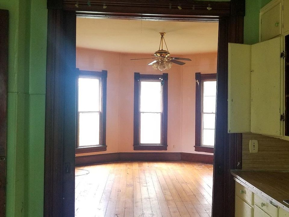2nd image of 405 S Church St