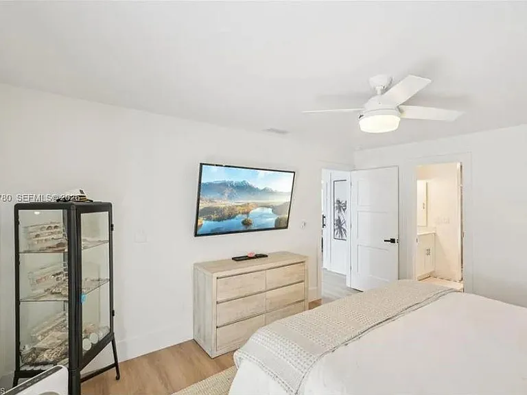444 N Barfield Dr — Photo 15