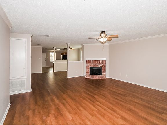 3rd image of 3310 Andalusian Dr