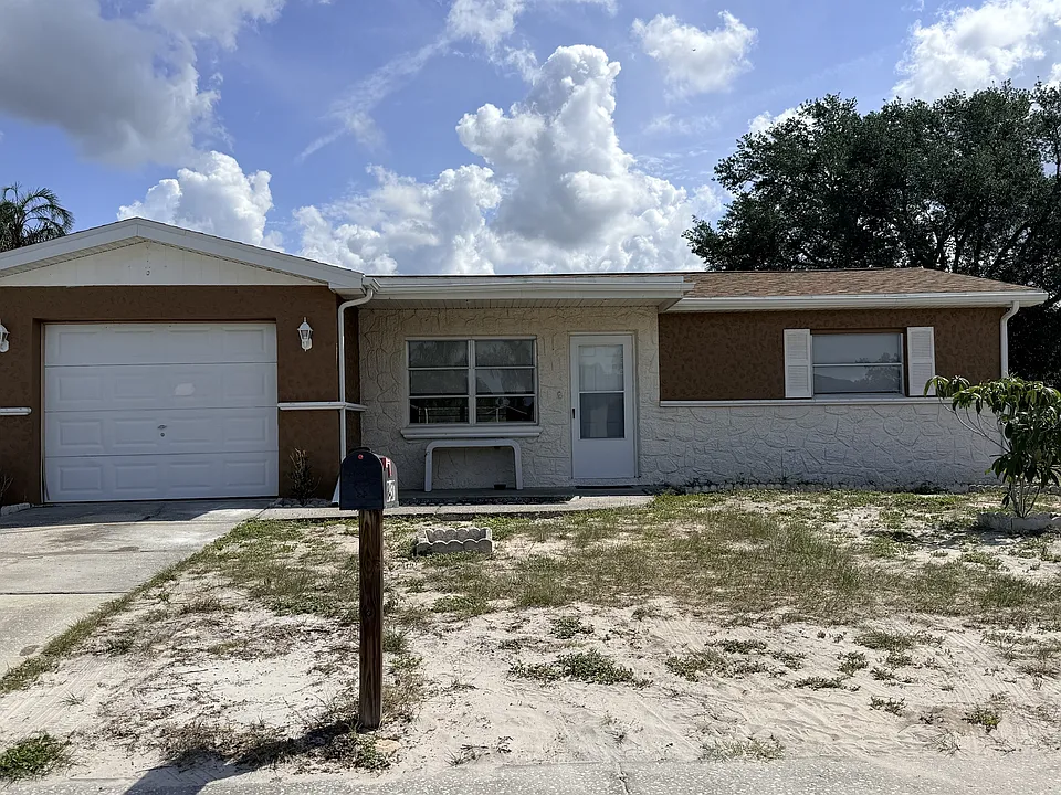 8437 Luray Dr