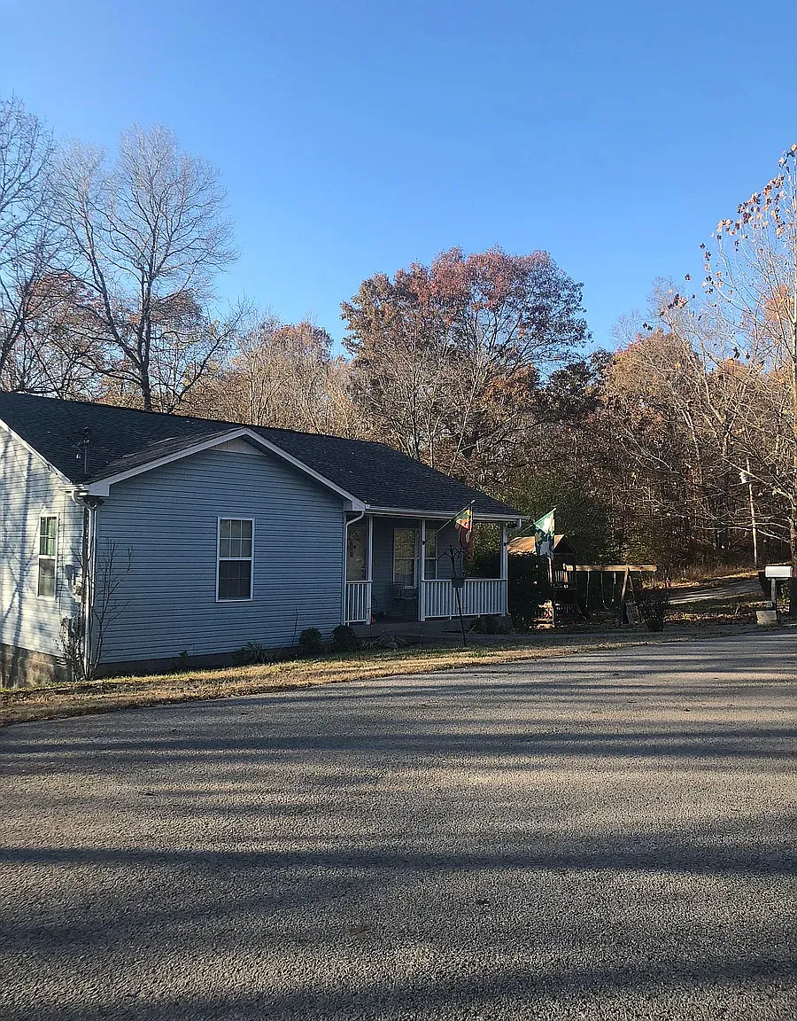 118 Alexander Ln — Photo 2