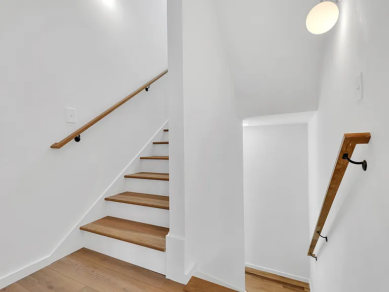1602 N Central St — Photo 5