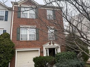 25452 Brickell Dr, Chantilly, VA 20152