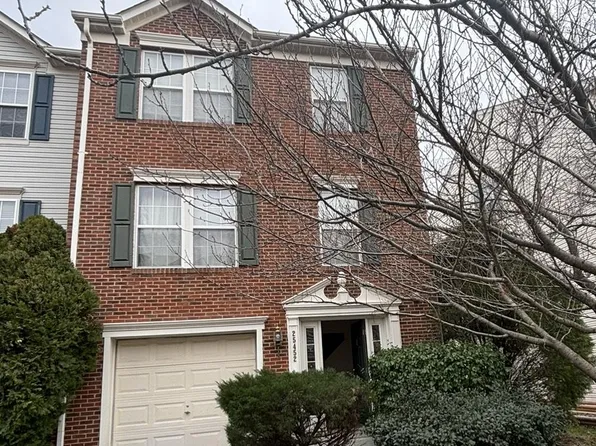 25452 Brickell Dr, Chantilly, VA 20152