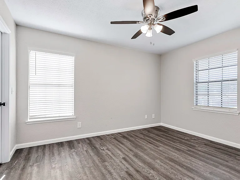 2813 Tallowood Ct — Photo 8
