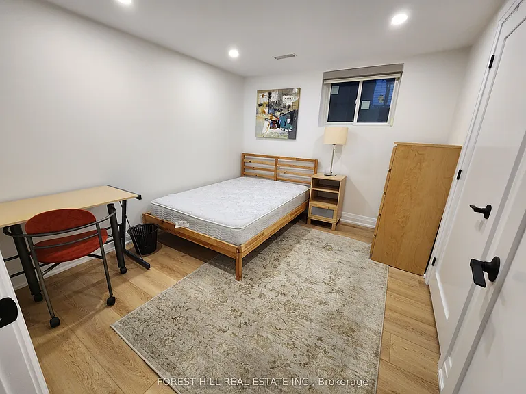 118 Charlotte St — Photo 7