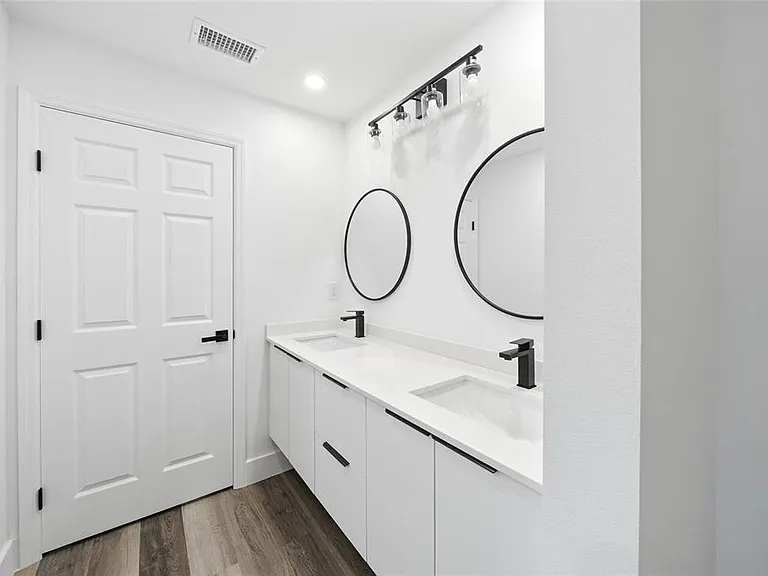15468 Chamberlain Blvd — Photo 8