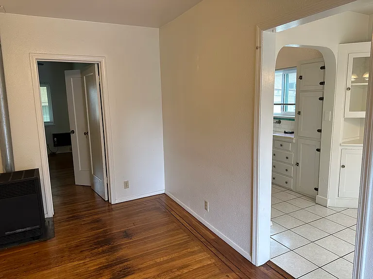 1811 Commercial Way #A — Photo 6