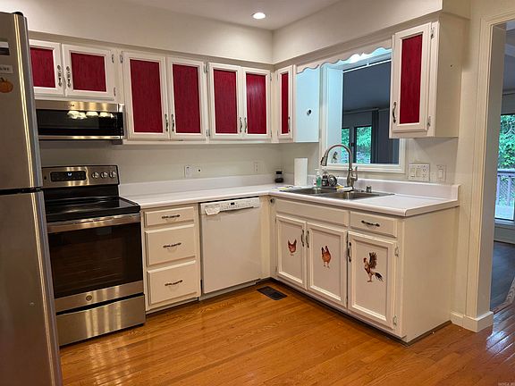5th image of 14 Aspe Ln