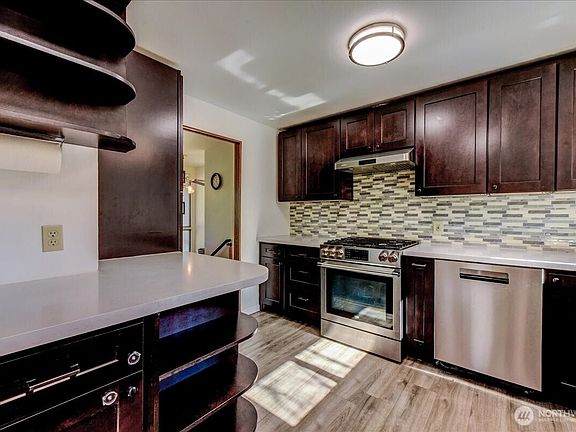 4th image of 11242 A Fremont Avenue N