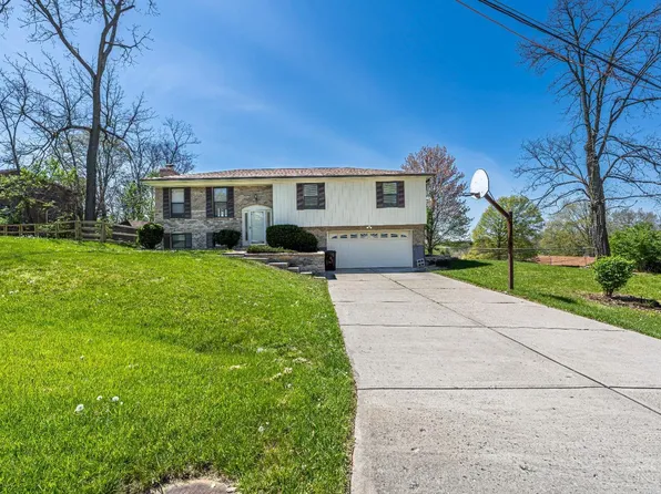 9034 Red Cedar Dr, West Chester, OH 45069