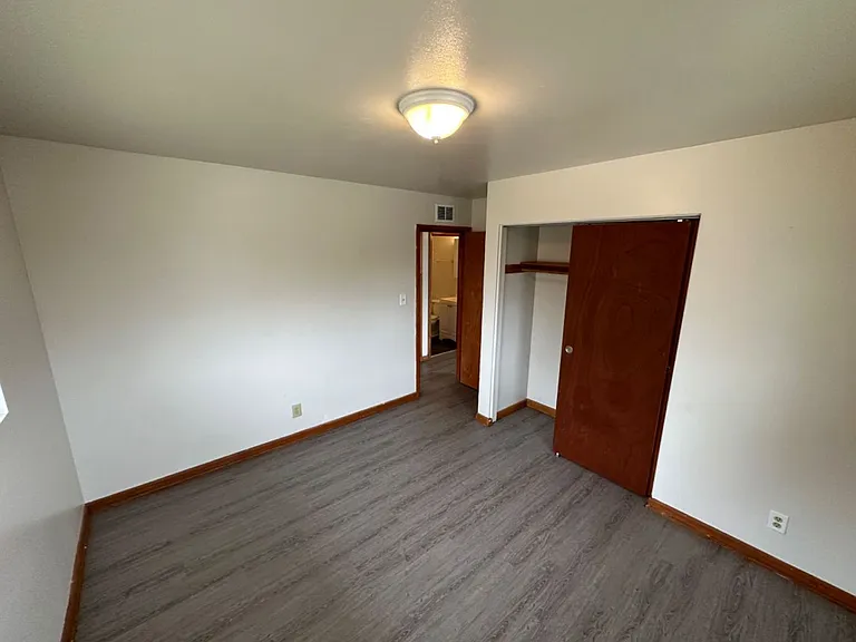 7731 W Hampton Ave. (8 Unit) — Photo 4
