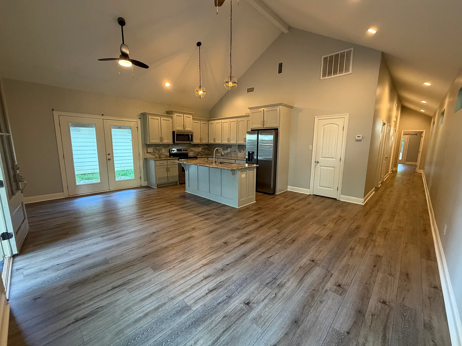 3 bed, 1450 sqft, $1,700 — Photo 3