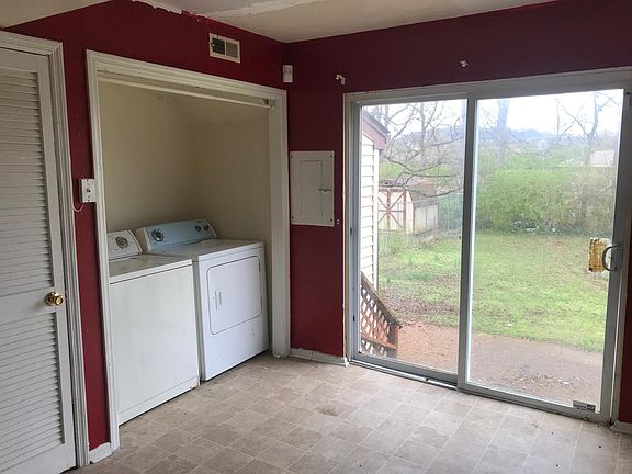 4th image of 3519 Chesapeake Dr