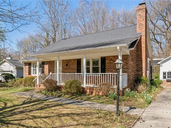 6 Natchez Ct, Greensboro, NC 27455