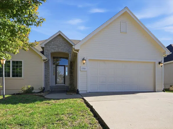 2760 SW Blue Stem Dr, Topeka, KS 66614