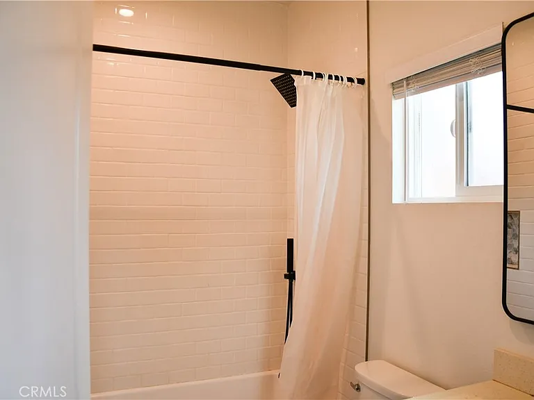 994 Valencia St #101 — Photo 9