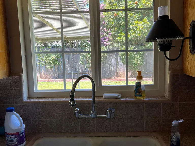 811 W Tokay St — Photo 30