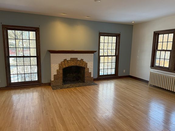 2nd image of 2355 Arthur St NE