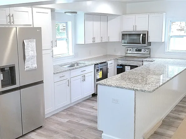 213 Pine St, Seneca, SC 29678