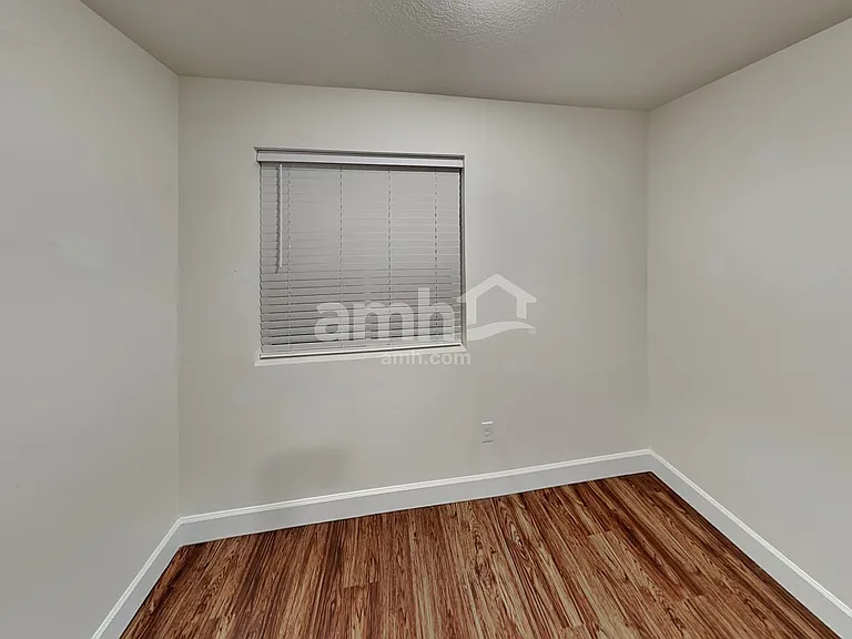 278 N Allen Ln — Photo 20