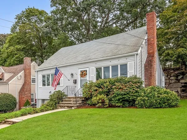 19 Elliott St, Melrose, MA 02176