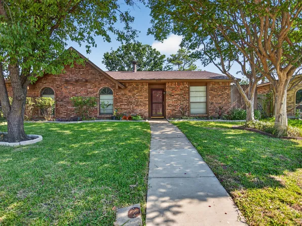 9009 Willowbrook Dr, Rowlett, TX 75088