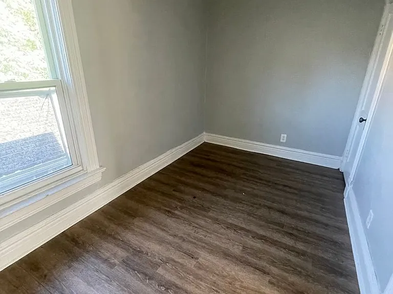 125 Hertel Ave — Photo 4