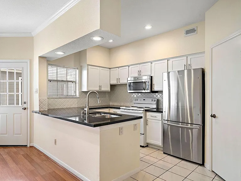 7941 Knight Rd #20 — Photo 2