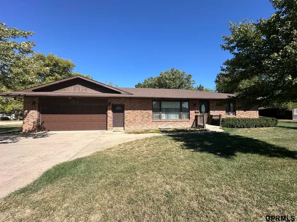 301 E Sumner St, Western, NE 68464