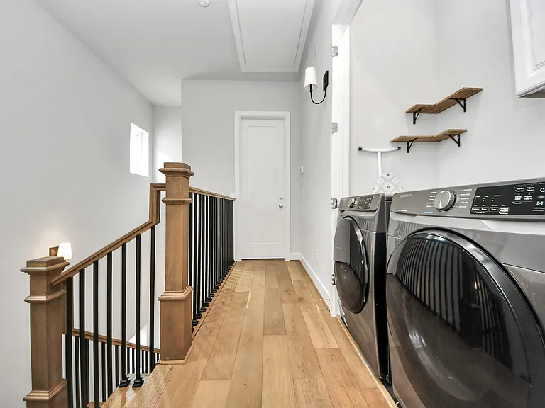 1223 W 16th St #B — Photo 10