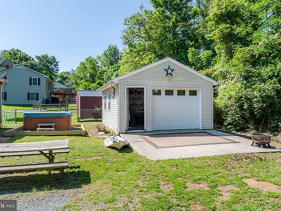 5th image of 129A Manor Ave