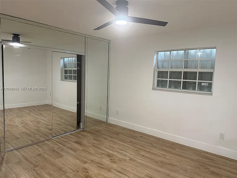 517 Navarre Ave — Photo 6